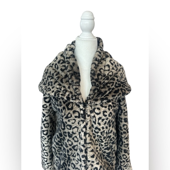 Alice + Olivia Leopard Print Faux Fur Jacket - Picture 5 of 12